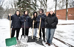 Снег убираем вместе!