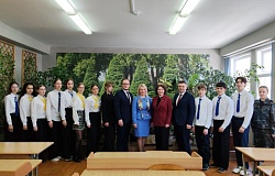 Первые шаги в лучевой диагностике: <b>ректор</b> ГомГМУ И.В.Назаренко провела занятие для школьников