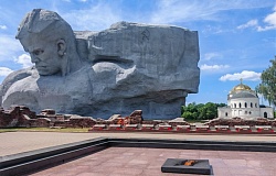 <b>Память</b>, которая объединяет