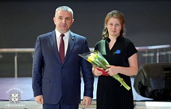 И студентка, и мама. Надежда Рачковская удостоена ордена Матери