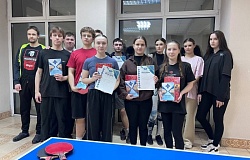 Теннисный драйв в ГомГМУ: победа у лечебного факультета!