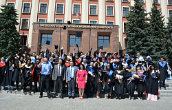 Выпуск-2021: вручение дипломов выпускникам факультета иностранных студентов