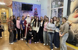 Добро и тепло в каждом подарке: новогодняя благотворительная акция студентов МДФ