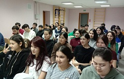 Встреча инспектора ГАИ с иностранными студентами