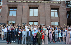 Выпуск-2021: вручение дипломов выпускникам лечебного факультета