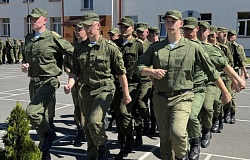 Студенты лечебного и медико-диагностического факультетов познают армейский быт